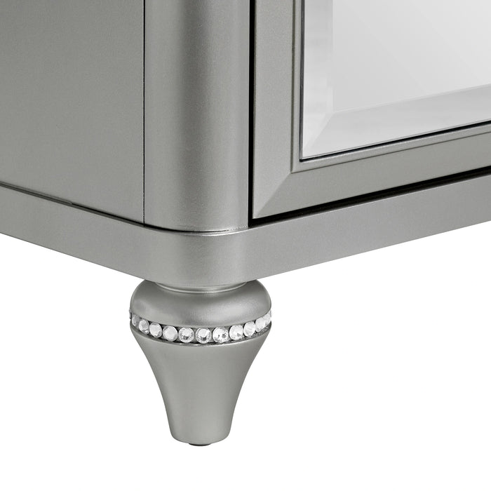 Avril Chairside Table with Power/USB in Silver