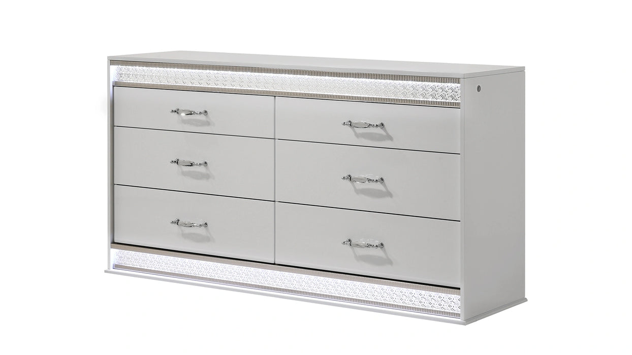 Glam Dresser