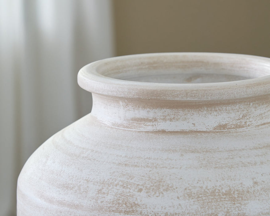 Meadie Vase - Vida Furniture (Laredo,TX)