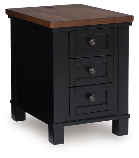 Wildenauer Chairside End Table - Vida Furniture (Laredo,TX)