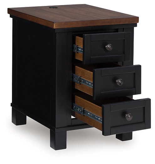 Wildenauer Chairside End Table - Vida Furniture (Laredo,TX)