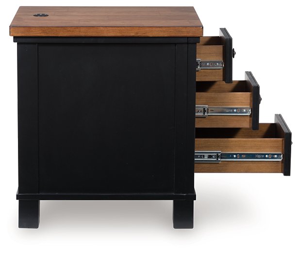 Wildenauer Chairside End Table - Vida Furniture (Laredo,TX)