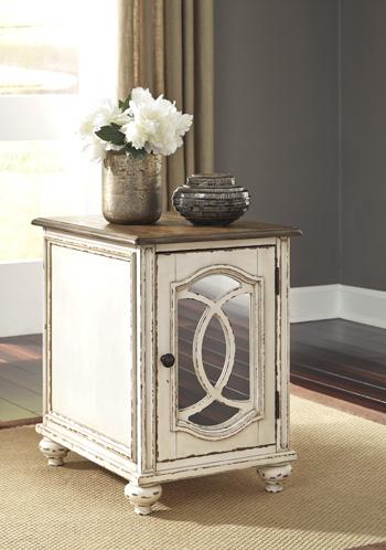 Realyn Chairside End Table - Vida Furniture (Laredo,TX)